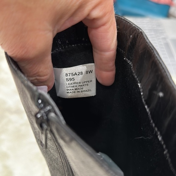 Naturalizer black leather boots size 8W - Picture 7 of 14